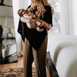 Women's Black Cocoon Breastfeeding Wrap